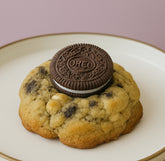Oreo Cookies with white Chocolate and Oreo chunks