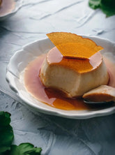 Cream caramel tray and plates